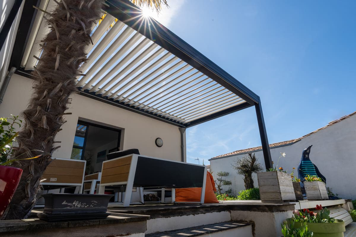 Benefits of the Kubata Awning for Modern Homes